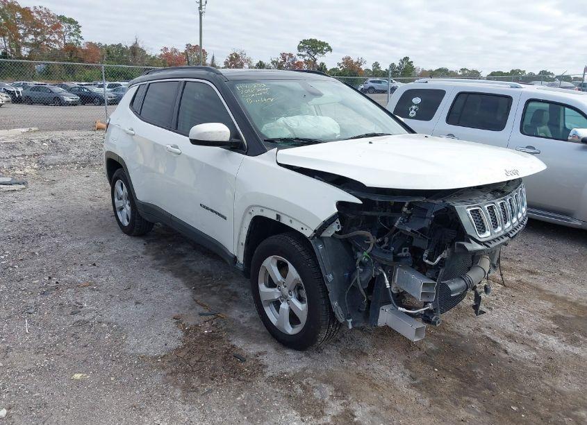 2018 Jeep Compass LATITUDE FWD (VIN 3C4NJCBB5JT240748) main photo