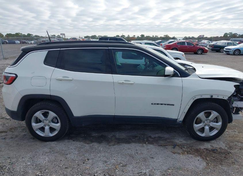 Photo 14 of 2018 Jeep Compass LATITUDE FWD (VIN 3C4NJCBB5JT240748)