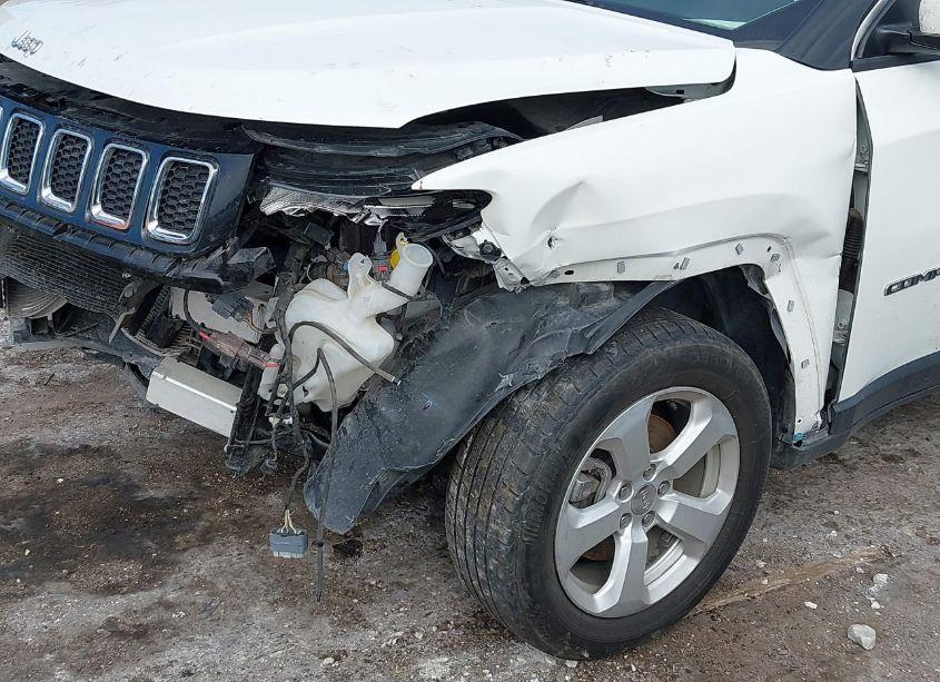 Photo 18 of 2018 Jeep Compass LATITUDE FWD (VIN 3C4NJCBB5JT240748)