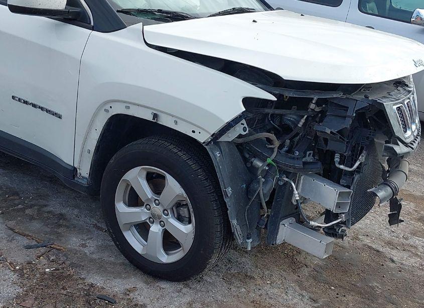 Photo 19 of 2018 Jeep Compass LATITUDE FWD (VIN 3C4NJCBB5JT240748)