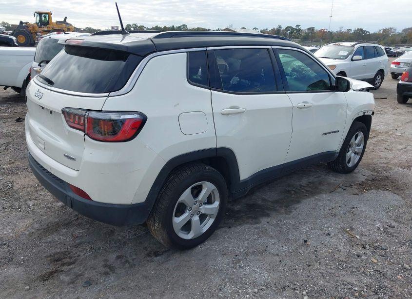 Photo 4 of 2018 Jeep Compass LATITUDE FWD (VIN 3C4NJCBB5JT240748)