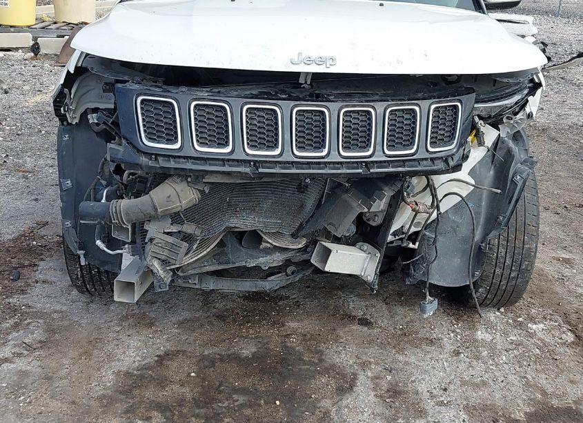 Photo 6 of 2018 Jeep Compass LATITUDE FWD (VIN 3C4NJCBB5JT240748)