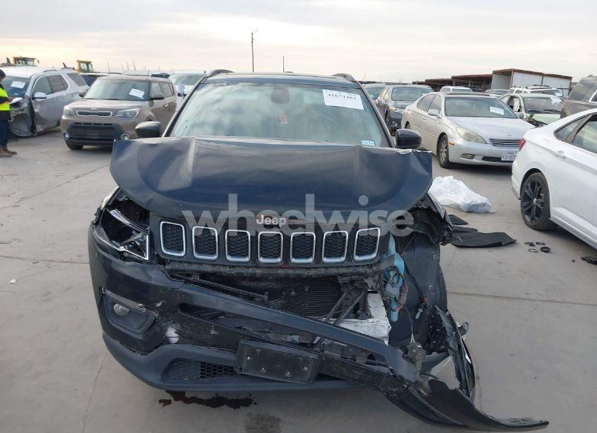 Photo 12 of 2018 Jeep Compass LATITUDE FWD (VIN 3C4NJCBB5JT240751)