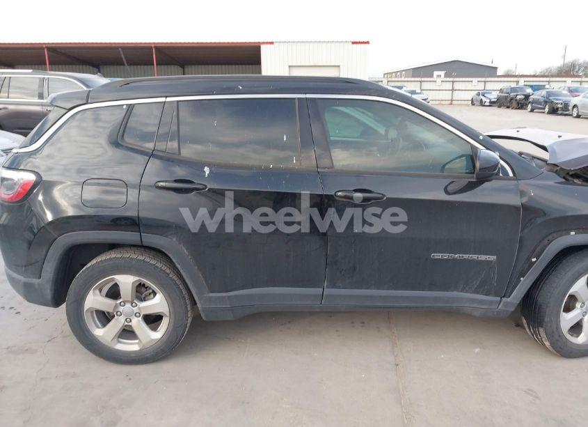 Photo 13 of 2018 Jeep Compass LATITUDE FWD (VIN 3C4NJCBB5JT240751)
