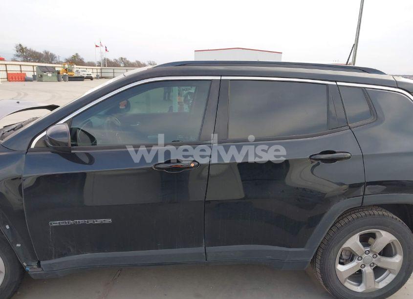 Photo 14 of 2018 Jeep Compass LATITUDE FWD (VIN 3C4NJCBB5JT240751)