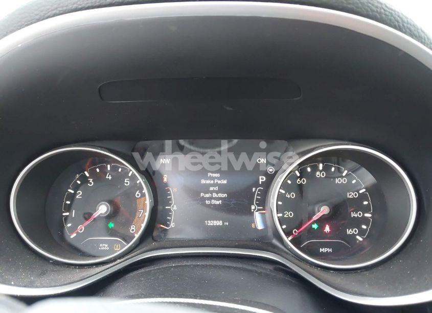 Photo 15 of 2018 Jeep Compass LATITUDE FWD (VIN 3C4NJCBB5JT240751)