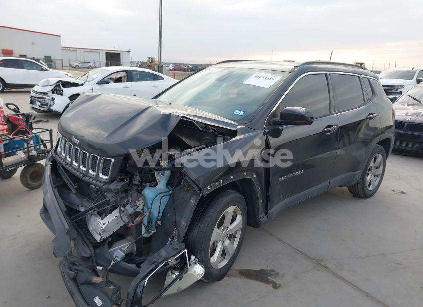 Photo 2 of 2018 Jeep Compass LATITUDE FWD (VIN 3C4NJCBB5JT240751)