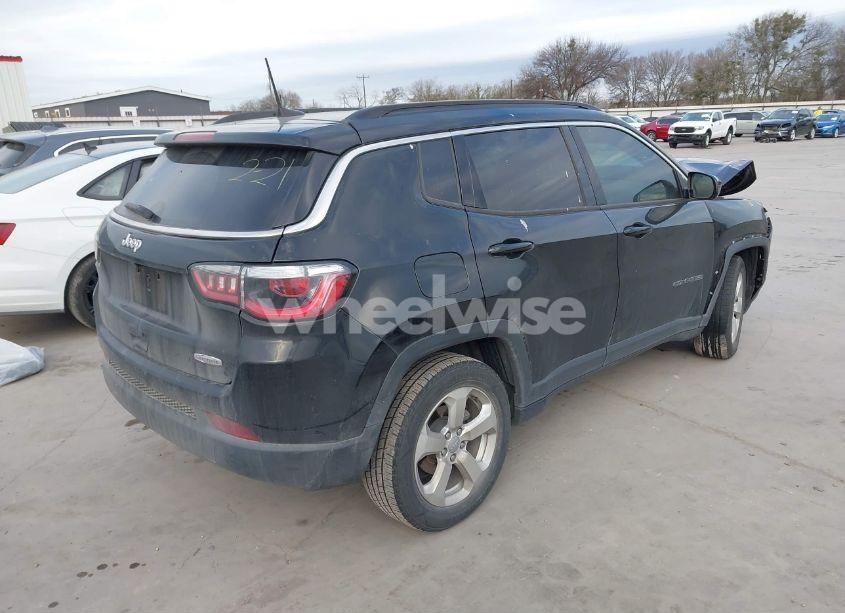 Photo 4 of 2018 Jeep Compass LATITUDE FWD (VIN 3C4NJCBB5JT240751)