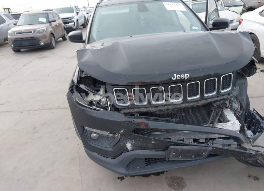 Photo 6 of 2018 Jeep Compass LATITUDE FWD (VIN 3C4NJCBB5JT240751)