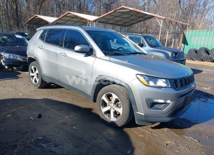 2018 Jeep Compass LATITUDE FWD (VIN 3C4NJCBB5JT408050) main photo