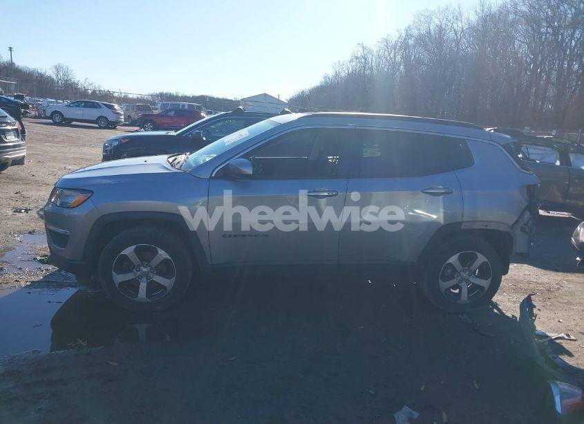 Photo 15 of 2018 Jeep Compass LATITUDE FWD (VIN 3C4NJCBB5JT408050)