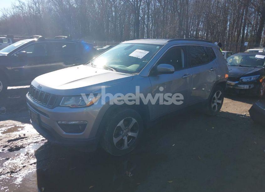 Photo 2 of 2018 Jeep Compass LATITUDE FWD (VIN 3C4NJCBB5JT408050)