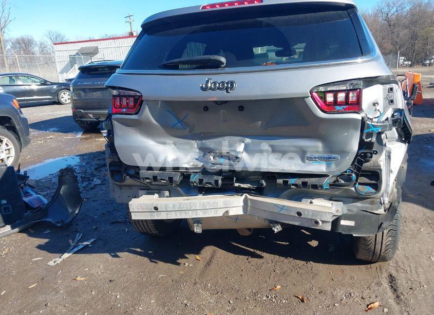 Photo 6 of 2018 Jeep Compass LATITUDE FWD (VIN 3C4NJCBB5JT408050)