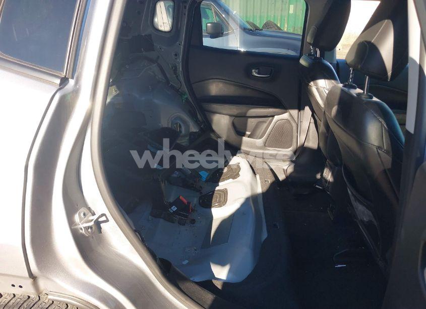 Photo 8 of 2018 Jeep Compass LATITUDE FWD (VIN 3C4NJCBB5JT408050)