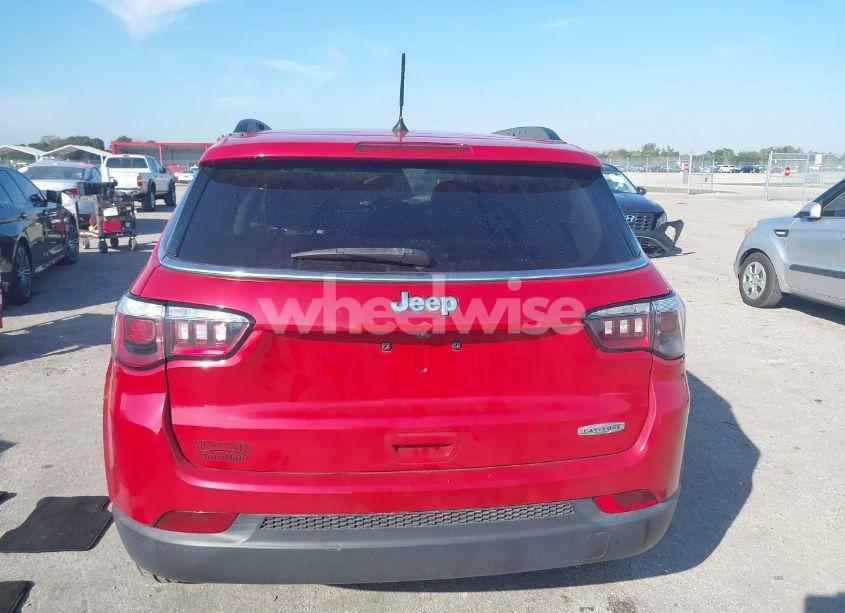 Photo 16 of 2018 Jeep Compass SUN AND WHEEL FWD (VIN 3C4NJCBB5JT489437)