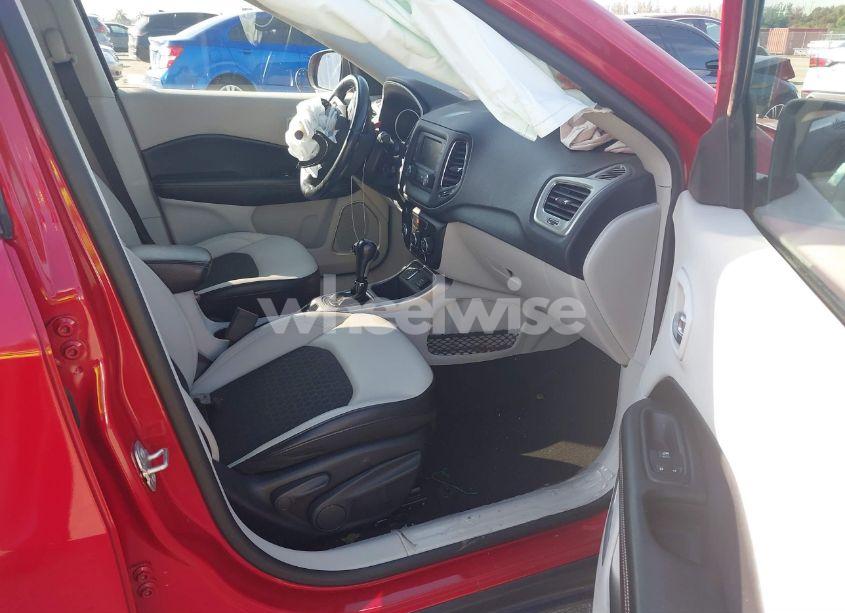 Photo 5 of 2018 Jeep Compass SUN AND WHEEL FWD (VIN 3C4NJCBB5JT489437)