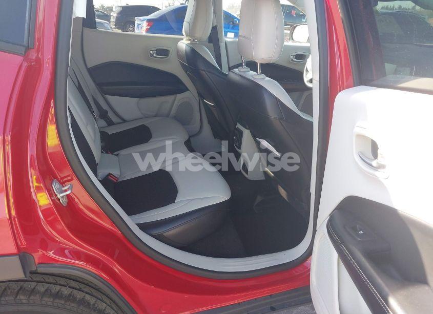 Photo 8 of 2018 Jeep Compass SUN AND WHEEL FWD (VIN 3C4NJCBB5JT489437)