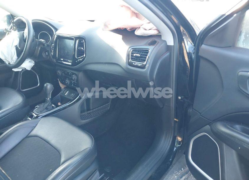 Photo 5 of 2019 Jeep Compass ALTITUDE FWD (VIN 3C4NJCBB5KT652539)