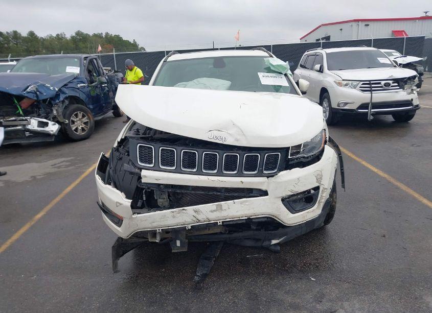 Photo 12 of 2019 Jeep Compass SUN AND WHEEL FWD (VIN 3C4NJCBB5KT692622)