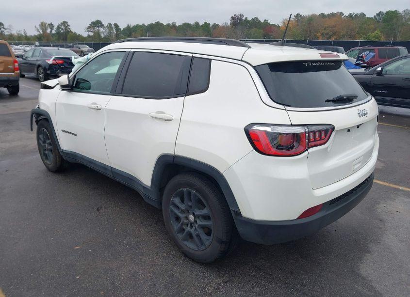 Photo 3 of 2019 Jeep Compass SUN AND WHEEL FWD (VIN 3C4NJCBB5KT692622)