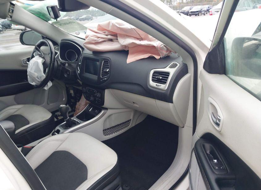 Photo 5 of 2019 Jeep Compass SUN AND WHEEL FWD (VIN 3C4NJCBB5KT692622)