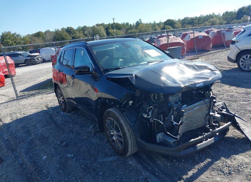 2019 Jeep Compass SUN AND WHEEL FWD (VIN 3C4NJCBB5KT711413) main photo