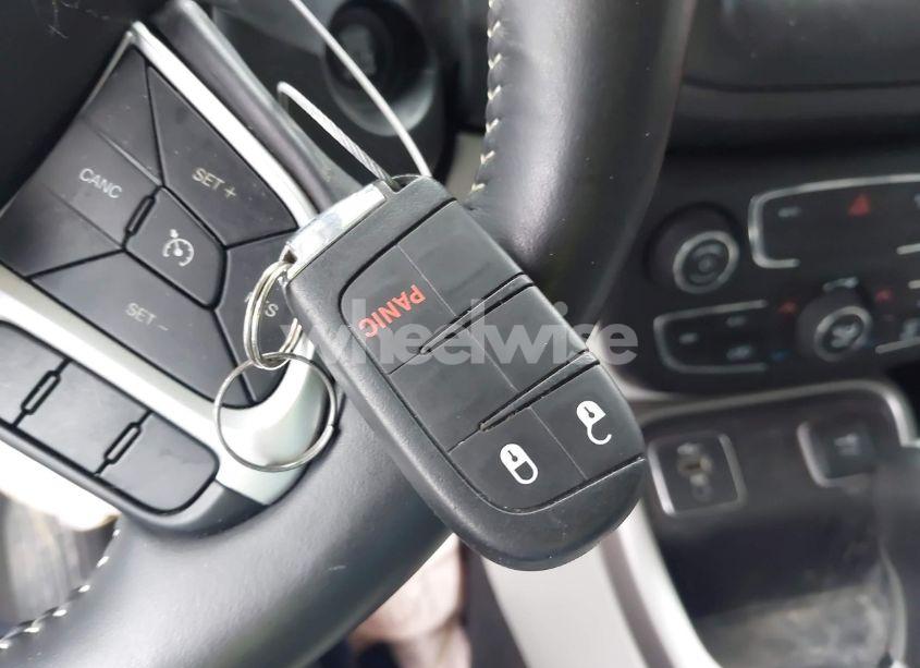 Photo 11 of 2019 Jeep Compass SUN AND WHEEL FWD (VIN 3C4NJCBB5KT782420)