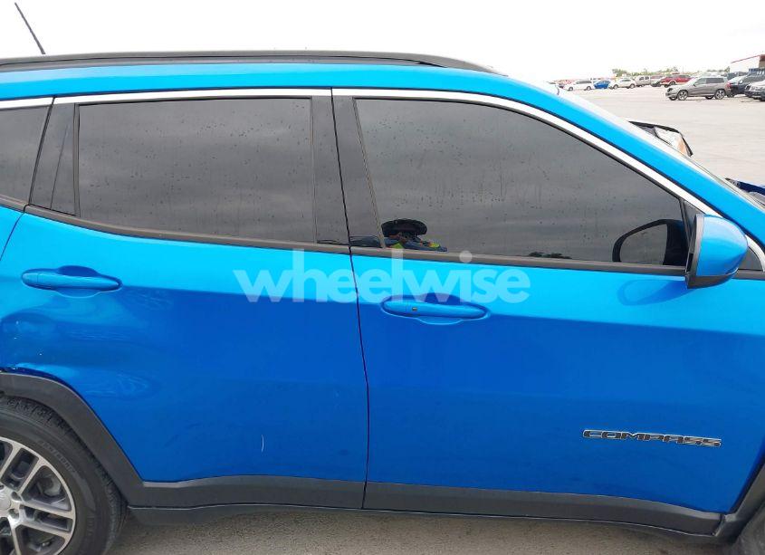 Photo 13 of 2019 Jeep Compass SUN AND WHEEL FWD (VIN 3C4NJCBB5KT782420)