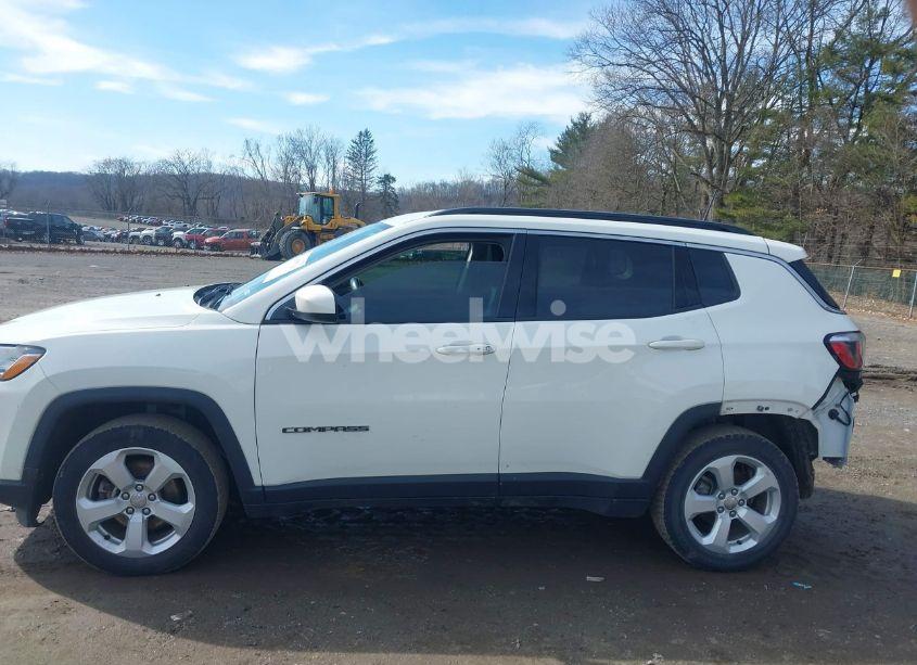 Photo 15 of 2019 Jeep Compass LATITUDE FWD (VIN 3C4NJCBB5KT855205)
