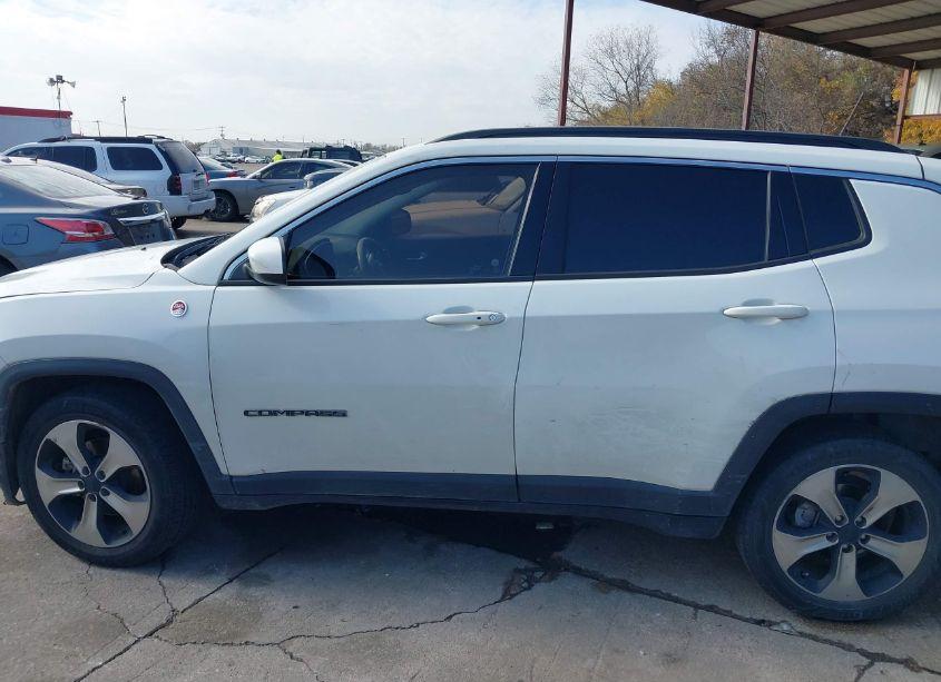 Photo 14 of 2018 Jeep Compass LATITUDE FWD (VIN 3C4NJCBB6JT102264)