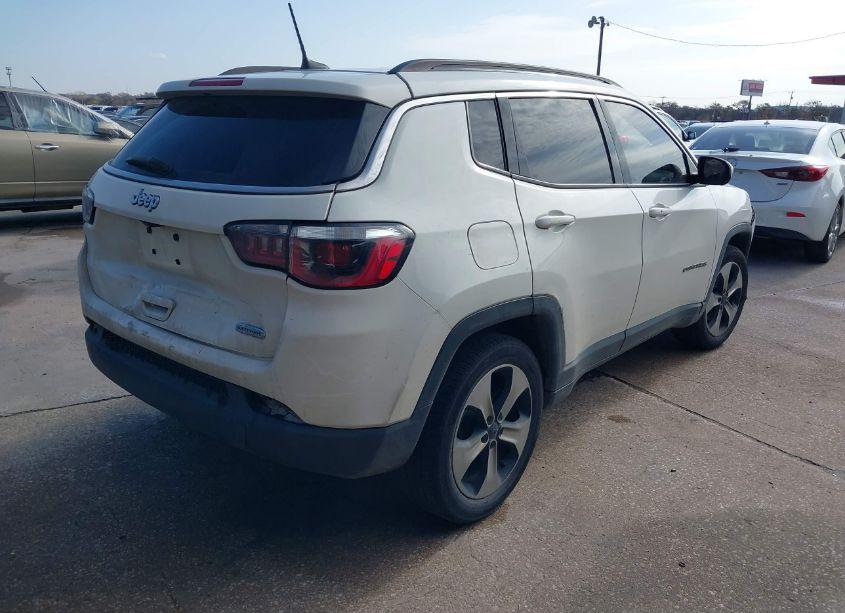 Photo 4 of 2018 Jeep Compass LATITUDE FWD (VIN 3C4NJCBB6JT102264)