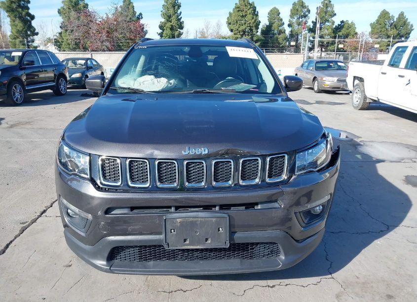 Photo 12 of 2018 Jeep Compass LATITUDE FWD (VIN 3C4NJCBB6JT102877)