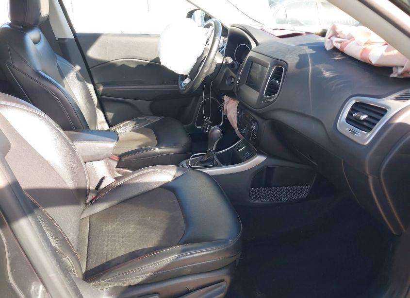 Photo 5 of 2018 Jeep Compass LATITUDE FWD (VIN 3C4NJCBB6JT102877)