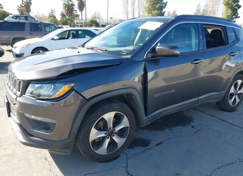 Photo 6 of 2018 Jeep Compass LATITUDE FWD (VIN 3C4NJCBB6JT102877)