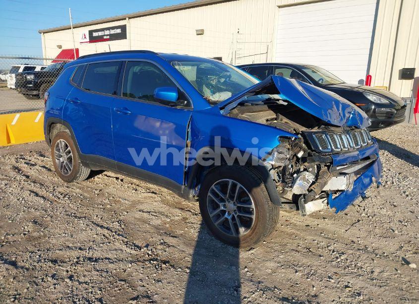 2018 Jeep Compass LATITUDE FWD (VIN 3C4NJCBB6JT140433) main photo