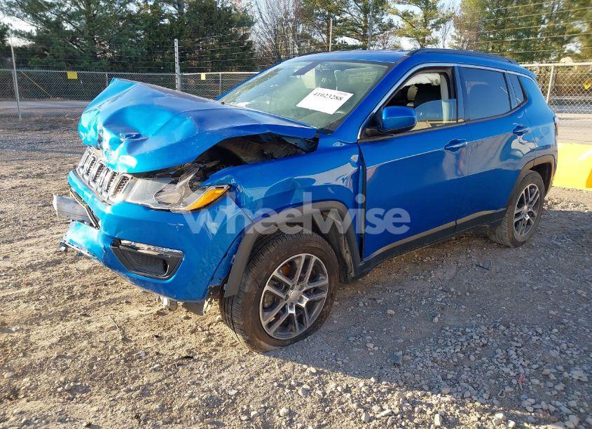 Photo 2 of 2018 Jeep Compass LATITUDE FWD (VIN 3C4NJCBB6JT140433)