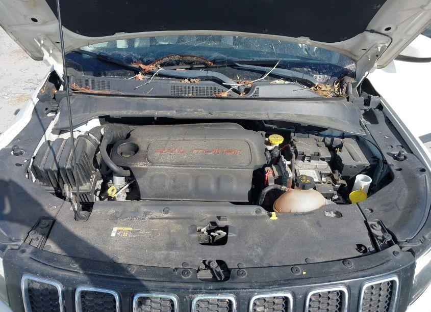 Photo 10 of 2018 Jeep Compass LATITUDE FWD (VIN 3C4NJCBB6JT228768)