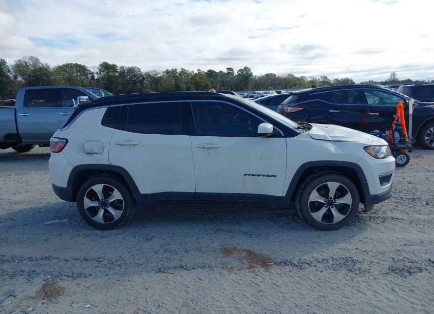 Photo 13 of 2018 Jeep Compass LATITUDE FWD (VIN 3C4NJCBB6JT228768)