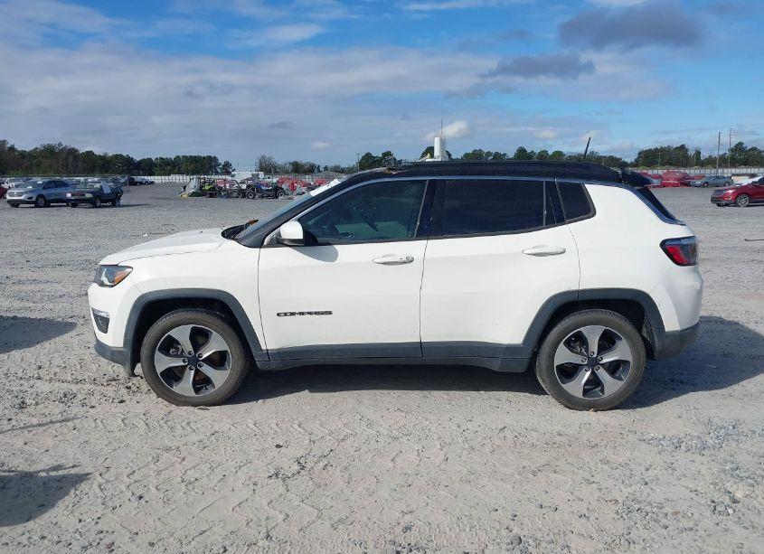 Photo 14 of 2018 Jeep Compass LATITUDE FWD (VIN 3C4NJCBB6JT228768)