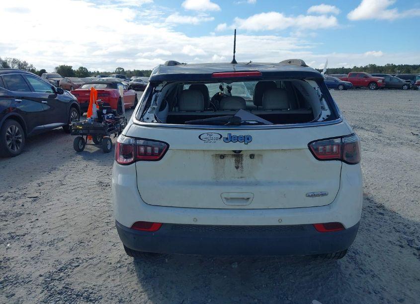 Photo 16 of 2018 Jeep Compass LATITUDE FWD (VIN 3C4NJCBB6JT228768)