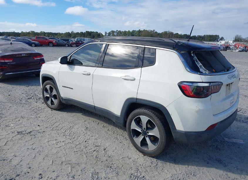 Photo 3 of 2018 Jeep Compass LATITUDE FWD (VIN 3C4NJCBB6JT228768)