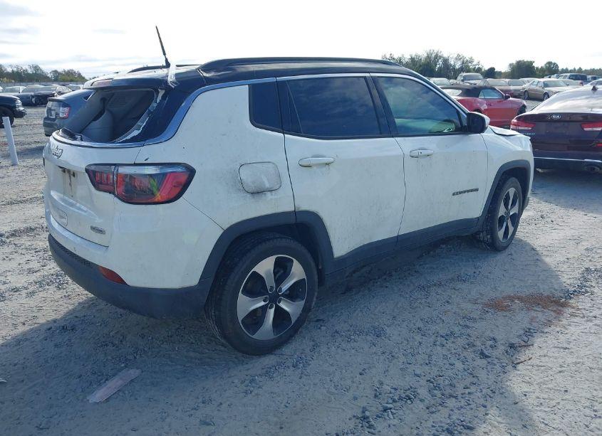 Photo 4 of 2018 Jeep Compass LATITUDE FWD (VIN 3C4NJCBB6JT228768)