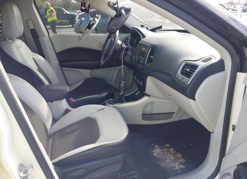 Photo 5 of 2018 Jeep Compass LATITUDE FWD (VIN 3C4NJCBB6JT228768)