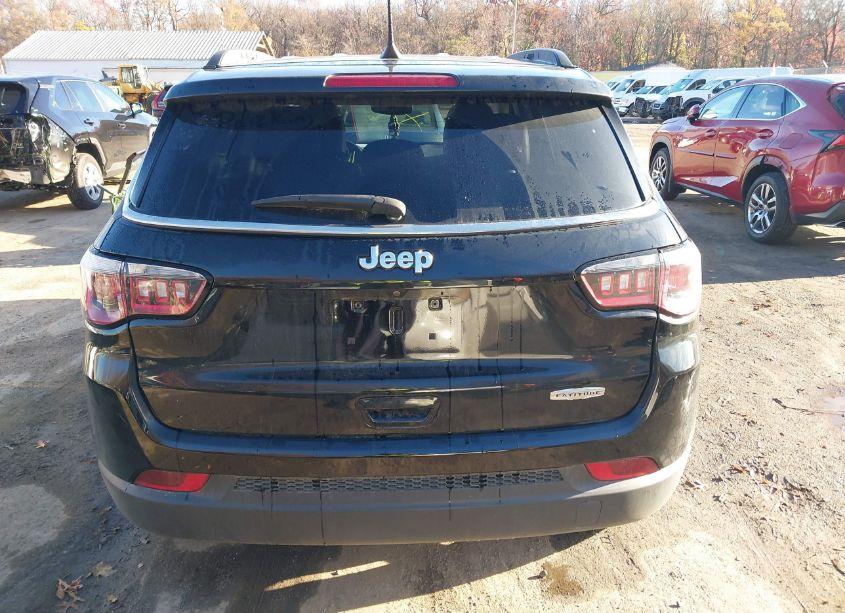 Photo 17 of 2018 Jeep Compass LATITUDE FWD (VIN 3C4NJCBB6JT267991)