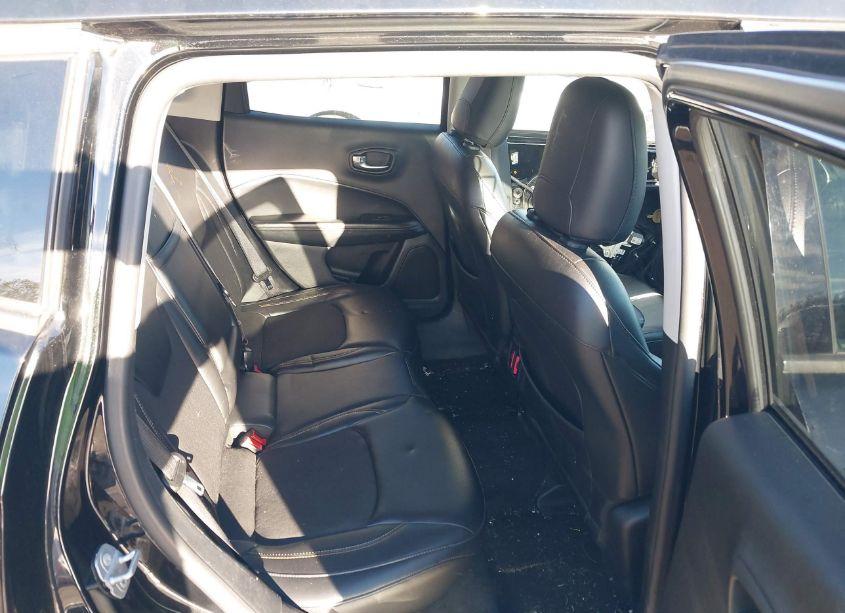 Photo 8 of 2018 Jeep Compass LATITUDE FWD (VIN 3C4NJCBB6JT267991)