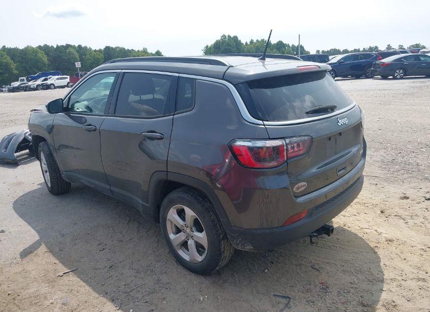 Photo 3 of 2018 Jeep Compass LATITUDE FWD (VIN 3C4NJCBB6JT469391)