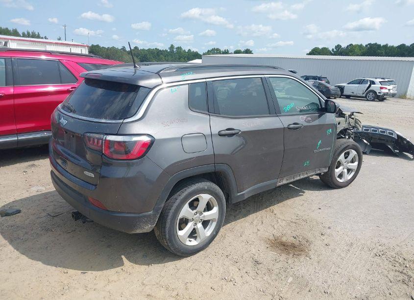 Photo 4 of 2018 Jeep Compass LATITUDE FWD (VIN 3C4NJCBB6JT469391)