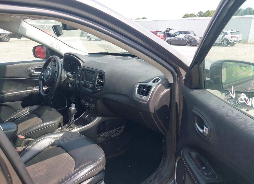 Photo 5 of 2018 Jeep Compass LATITUDE FWD (VIN 3C4NJCBB6JT469391)