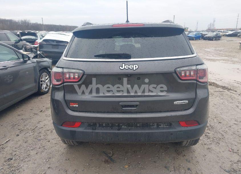 Photo 16 of 2018 Jeep Compass LATITUDE FWD (VIN 3C4NJCBB6JT487681)