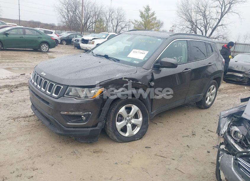Photo 2 of 2018 Jeep Compass LATITUDE FWD (VIN 3C4NJCBB6JT487681)